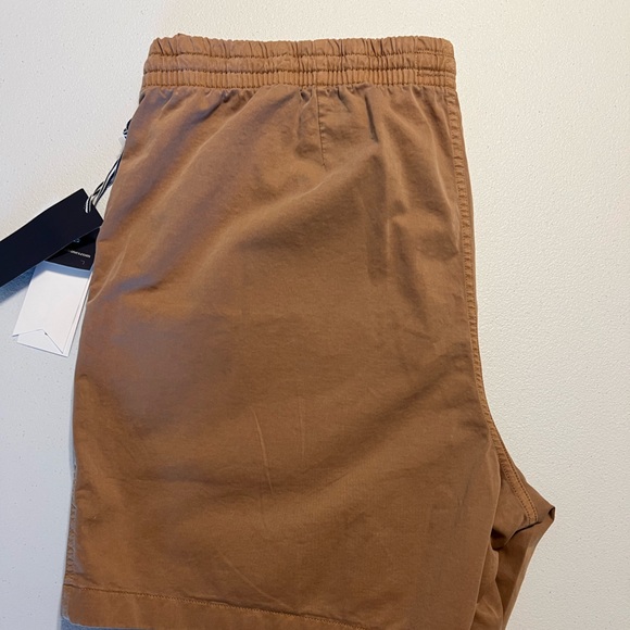 Vineyard Vines NWT khaki shorts - Picture 7 of 8